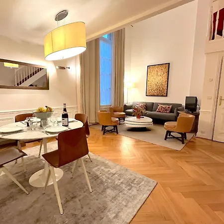 Apartment Pierre Charron L Paris