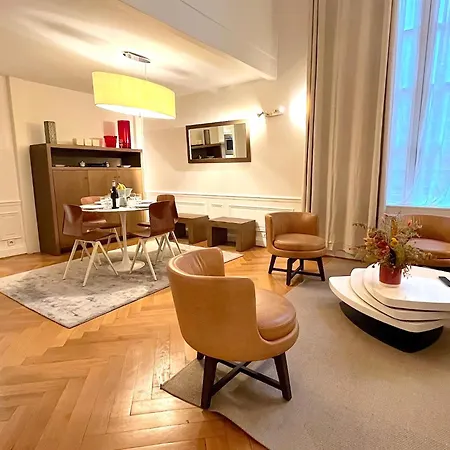 Pierre Charron L Apartment *