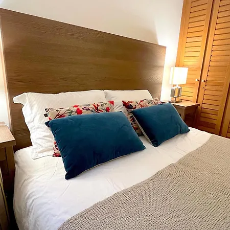 Apartment Pierre Charron L
