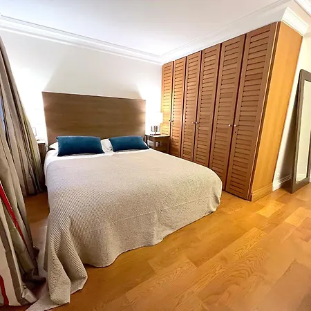 Apartment Pierre Charron L