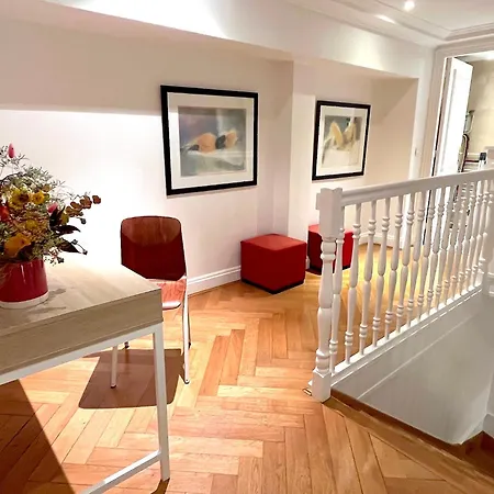 Pierre Charron L Apartment *