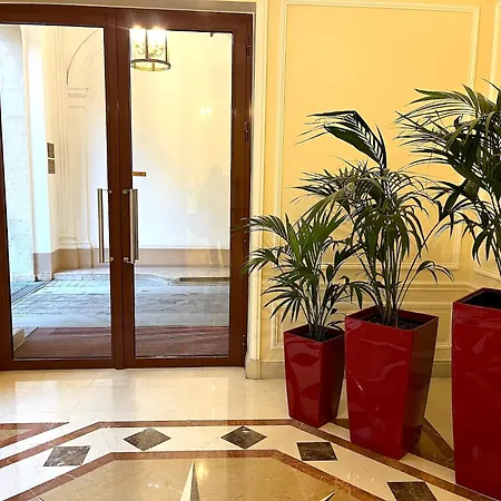 Apartment Pierre Charron L *